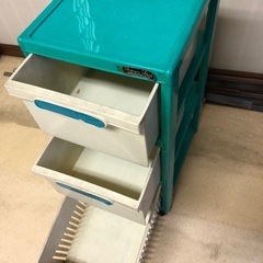 3段 ローラー付き プラスチック 樹脂 ワゴン 長期保管品の画像
