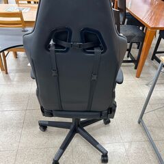 ★ジモティ割あり★TJ11817  ゲーミングチェア 黒 H127×D75×W69 クリーニング済みの画像