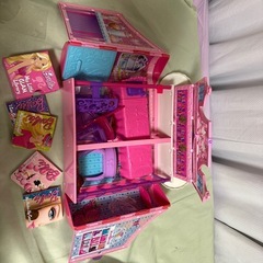 Barbie バービーの折りたためるお家　英語の小さい本