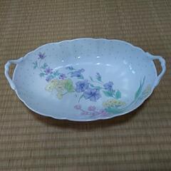 綺麗な横長の大きなお皿
