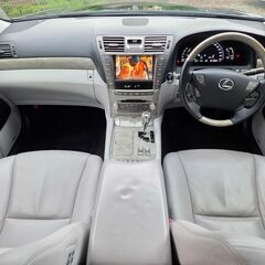 レクサス☆LS600h☆iパッケージ☆中期型☆車検令和9年6月☆ホワイトレザー内装☆純正ナビ☆DVD☆地デジTV☆Bluetooth☆バックカメラの画像