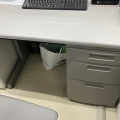 オフィスデスク差し上げます①【直接引渡し•日付指定あり】　