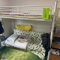 【階段つきで安全！】白の二段ベッドの画像