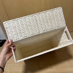 蓋付きトイレットペーパー収納　バスケットの画像
