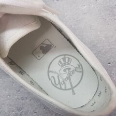 未使用品 ユニセックス MLB New York Yankees/ニューヨーク・ヤンキース ホワイトスニーカー メジャーリーグ 23.5㎝の画像