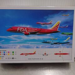 FDA　ミニチュア飛行機９色セット　EMBRAER　170/175の画像