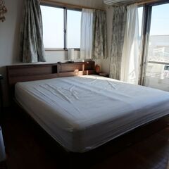 フランスベッドフレーム＆IKEAマトレッス | King size (180x200) FranceBed frames and Ikea mattressesの画像