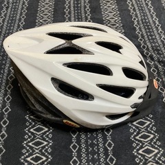 自転車用ヘルメット(Bell)の画像