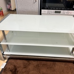 ガラス製3段テレビ台