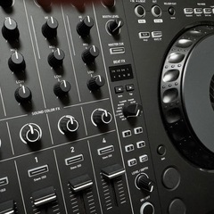 AlphaTheta製DJコントローラー　DDJ-GRV6の画像