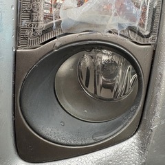 ZVW30プリウス　フロントバンパー　シルバーの画像
