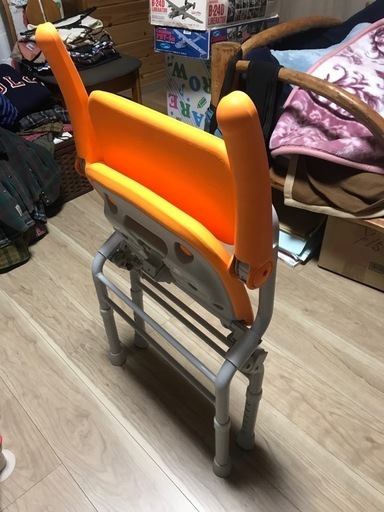 介護用品、お風呂用シャワーイスと浴槽台2点まとめてです。