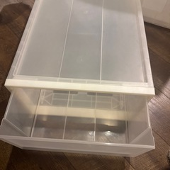 プラケース