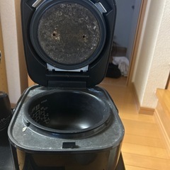 炊飯器と電子レンジの画像