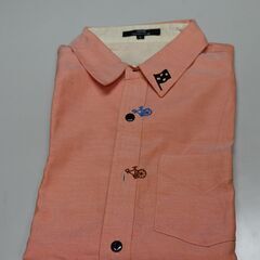 上質な生地のボタンダウンシャツ☆刺繍がかわいいですの画像