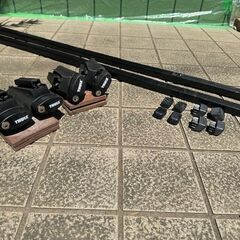 スーリールーフキャリアベーストルーフバーのセットの画像