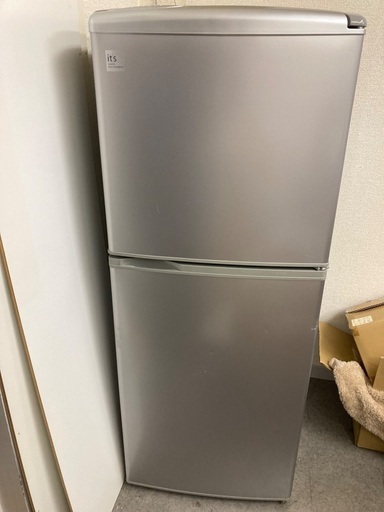 SANYO 冷蔵庫 オシャレなits シリーズ　シルバー　お探しの方に SANYO 冷蔵庫 オシャレなits シリーズ シルバー お探しの方に