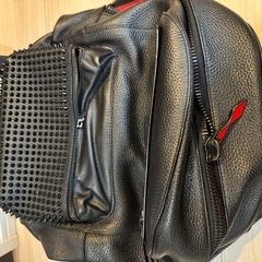 ルブタン　リュックの画像