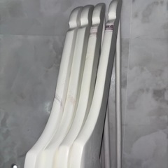 IKEA 白ハンガー 16本の画像