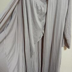 カーディガンズボンセットの画像