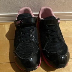PUMAスニーカー24センチの画像