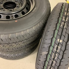 （予約受付）ハイエース夏タイヤ　ダンロップ製 195/80R15...