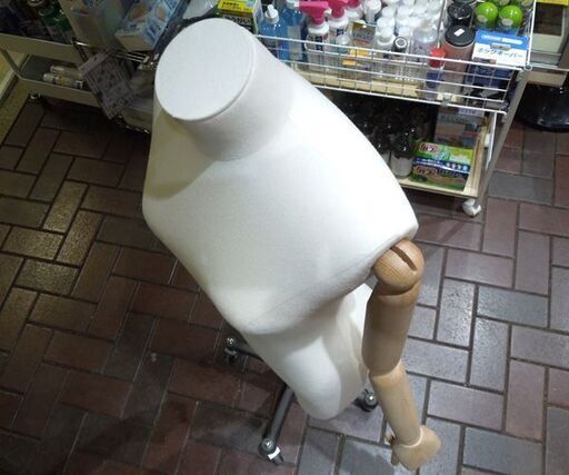 トルソー レディース 木製腕付 高さ調節可能 マネキン キャスター付き 店舗 ディスプレイ ファッション 服飾 女性 札幌市東区 新道