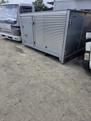 1.５トンの小さい箱です