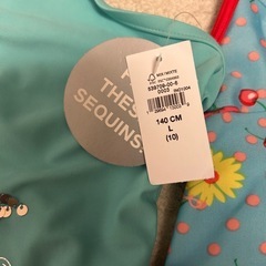 女の子用水着　130サイズ　2点セット　1点は新品　1点はおそろい帽子セット　女児の画像