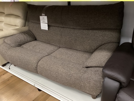 【軽トラック90分無料貸出サービス有】大塚家具　2人掛けソファー