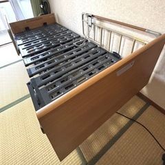 美品パラマウントベッド　3モーター KQ-63330 移動キャス...