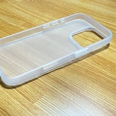 iPhone16pro 半透明ケースの画像