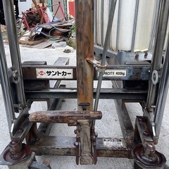 最大積載400kgハンドフォークリフト固定脚油圧ハンドポンプパレットスタッカー手動リフトトラックフォークリフト 油圧ペダル式 テーブル付きの画像