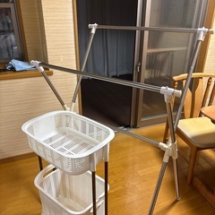 洗濯干し、洗濯カゴ