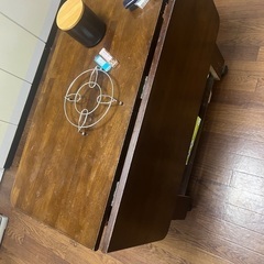 ダイニングテーブルの画像