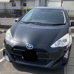 個人出品🚗女性ワンオーナー！H27年式　トヨタ　アクア　車検二年...