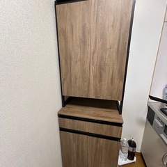 ほぼ新品未使用の食器棚