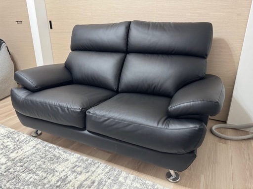 お取引者様決まりました　
合皮2人掛けソファ　黒