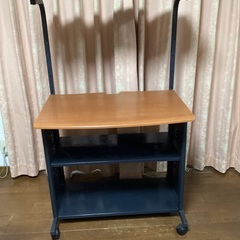 古いパソコンデスク　無料です