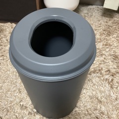 オシャレなグレーのゴミ箱