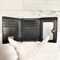 【新品未使用】ヴィヴィアンウエストウッド　三つ折り財布　ブラックの画像