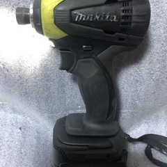 マキタインパクトドライバTD134DX2中古品