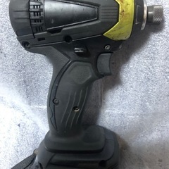 マキタインパクトドライバTD134DX2中古品の画像
