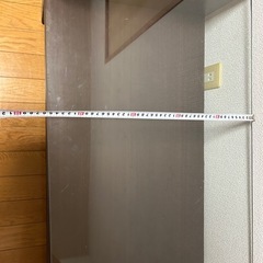 ガラステーブルの画像