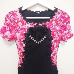 dazzy 谷間魅せ花柄刺繍ピュアホワイトレイヤード風袖付きタイトミニドレス Sの画像
