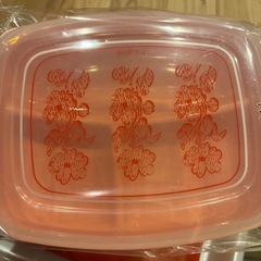 仕切り付きタッパー