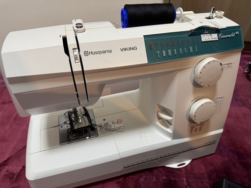 Husqvarna Viking エメラルド116＆専用テーブル付き