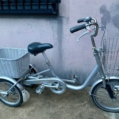 シルバー 三輪自転車 前後バスケット付き