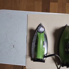 パナソニック製ドライ専用＆スチームアイロン 温度調整機能付き２機セットの画像