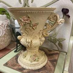 アンティーク調　薔薇の置物